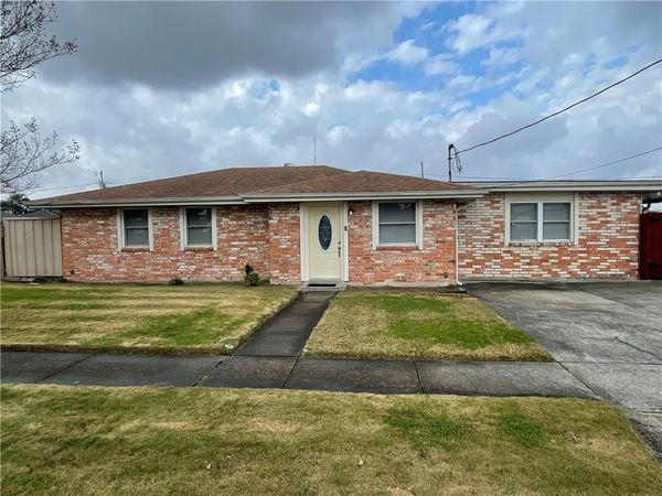 3504 VOLPE Drive, Chalmette, LA 70043