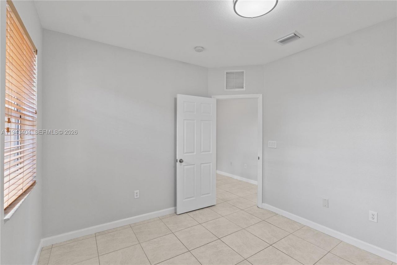 1655 NE 33rd Rd, Unit 102-4, Homestead, FL 33033 Photo