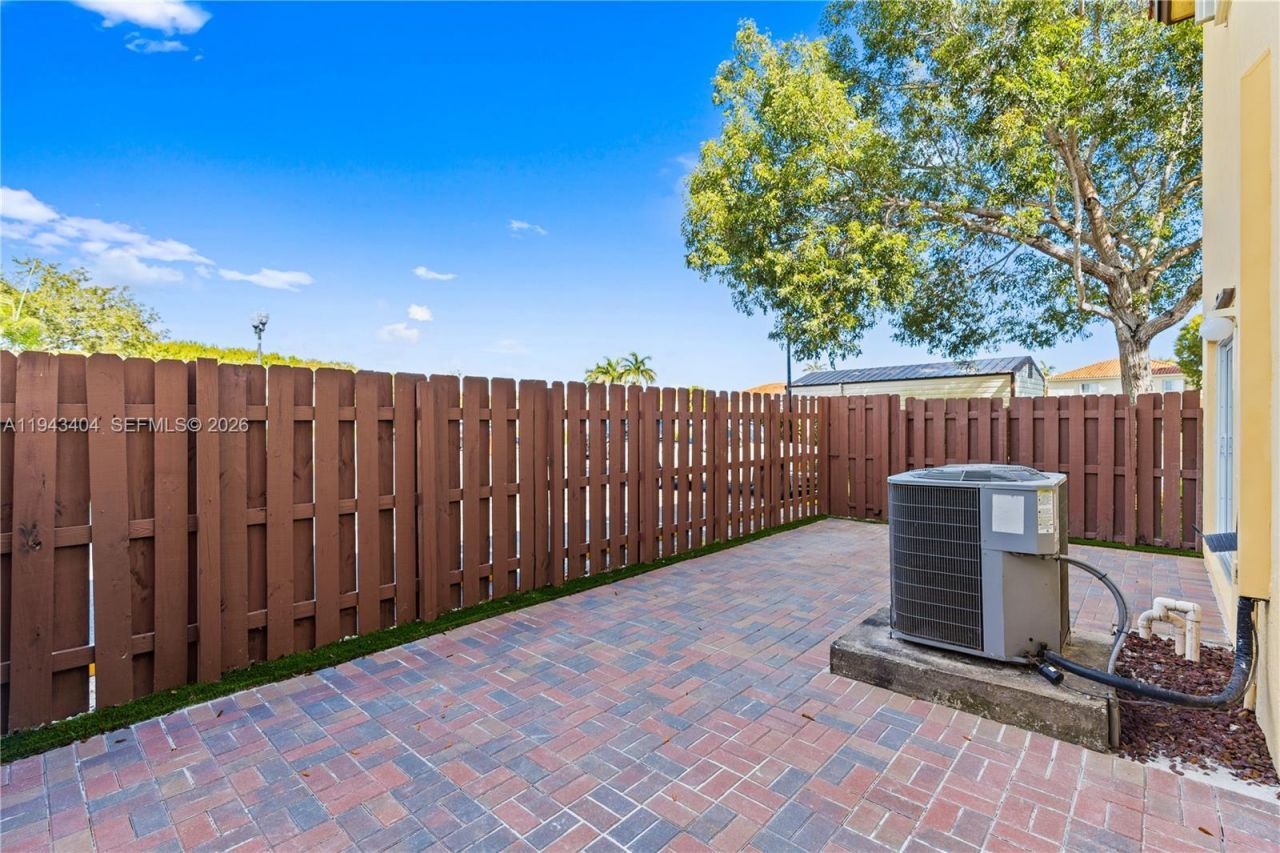 1655 NE 33rd Rd, Unit 102-4, Homestead, FL 33033 Photo