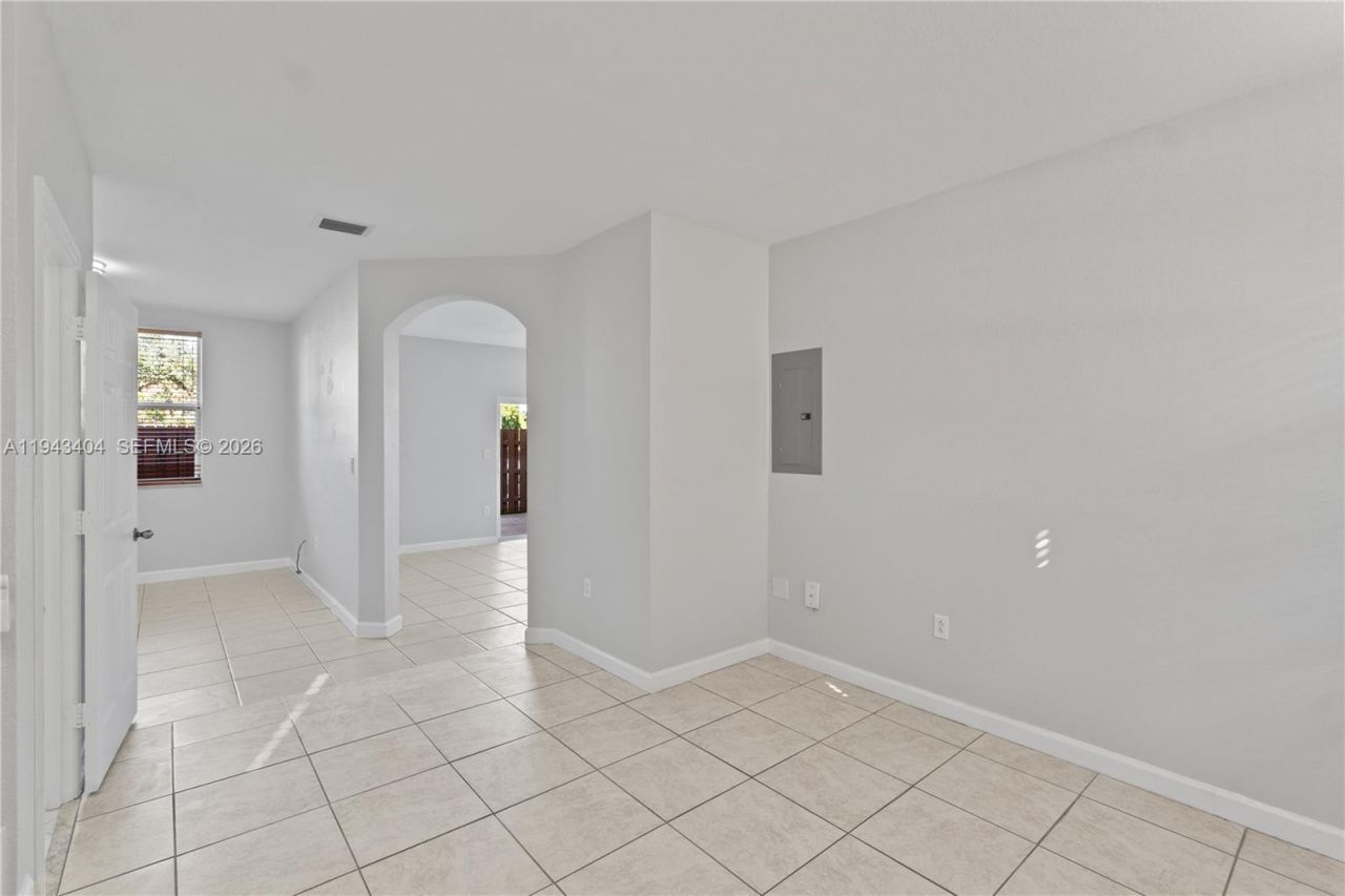 1655 NE 33rd Rd, Unit 102-4, Homestead, FL 33033 Photo