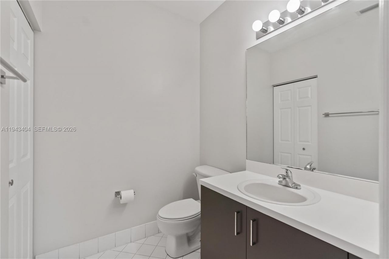 1655 NE 33rd Rd, Unit 102-4, Homestead, FL 33033 Photo