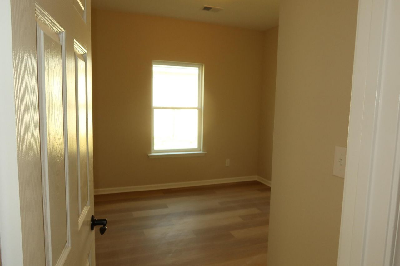 190 Avocada Drive Drive Photo 12