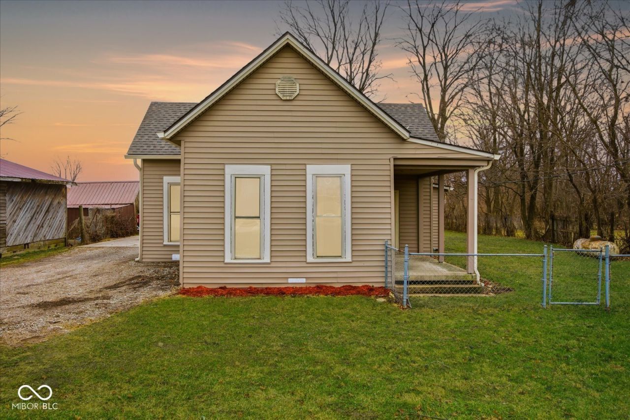 2407 W Flat Rock Road, Flat Rock, IN 47234 Main Photo