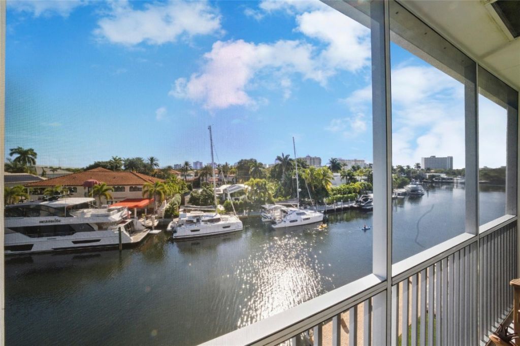 1332 Bayview Drive, Unit 401, Fort Lauderdale, FL 33304 Photo