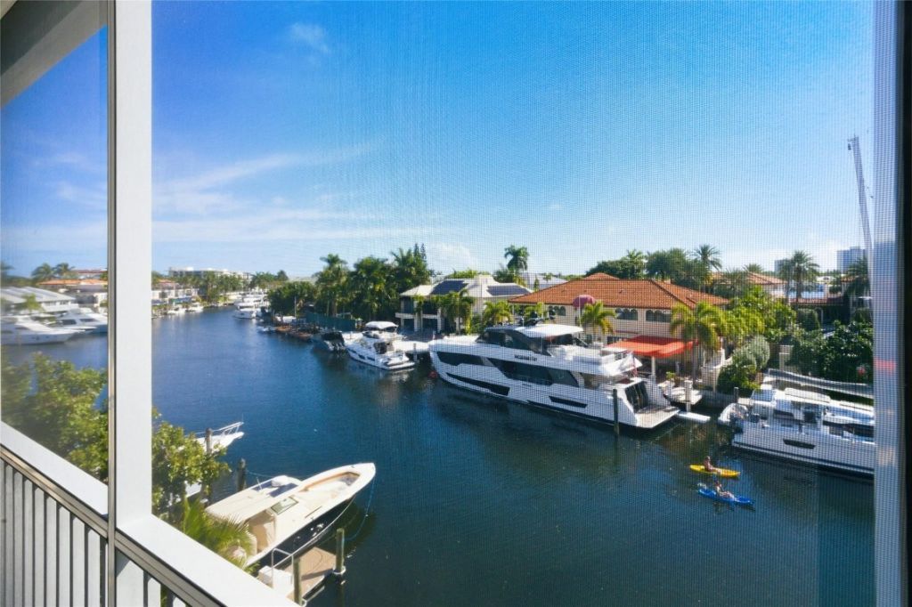 1332 Bayview Drive, Unit 401, Fort Lauderdale, FL 33304 Photo