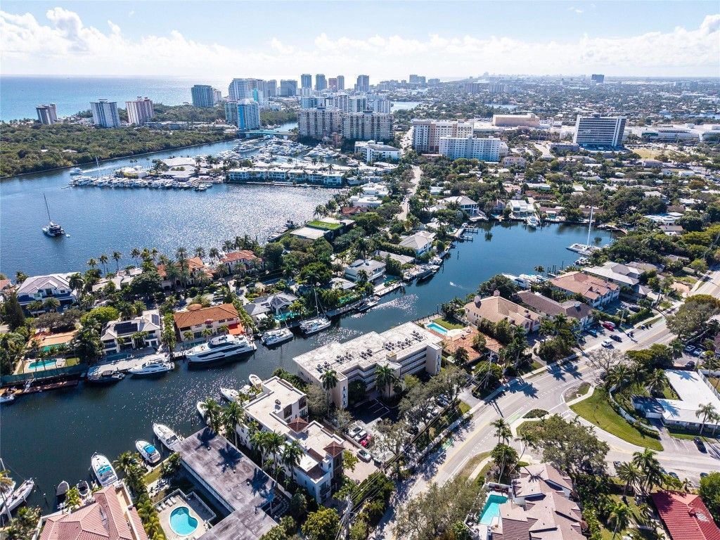 1332 Bayview Drive, Unit 401, Fort Lauderdale, FL 33304 Photo
