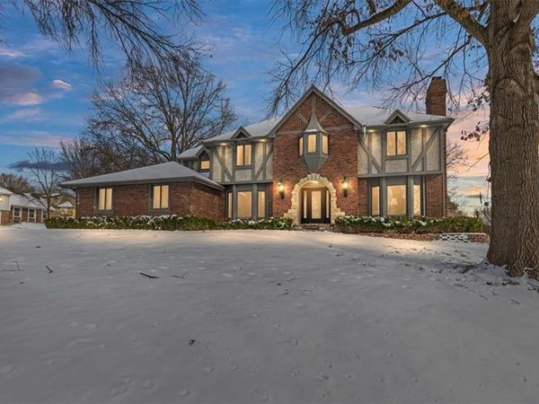 1308 NE Sunny Creek Lane, Blue Springs, MO 64014