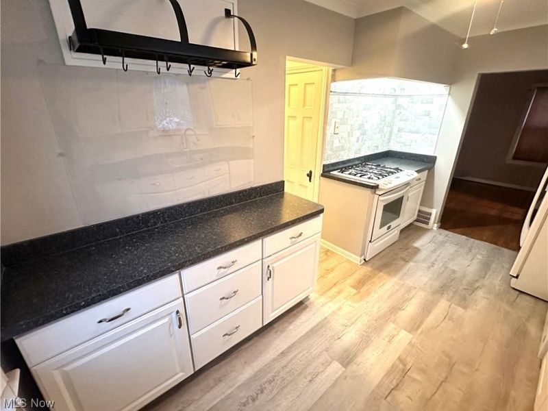 3745 Northwood Road, University Heights, OH 44118 Photo 10