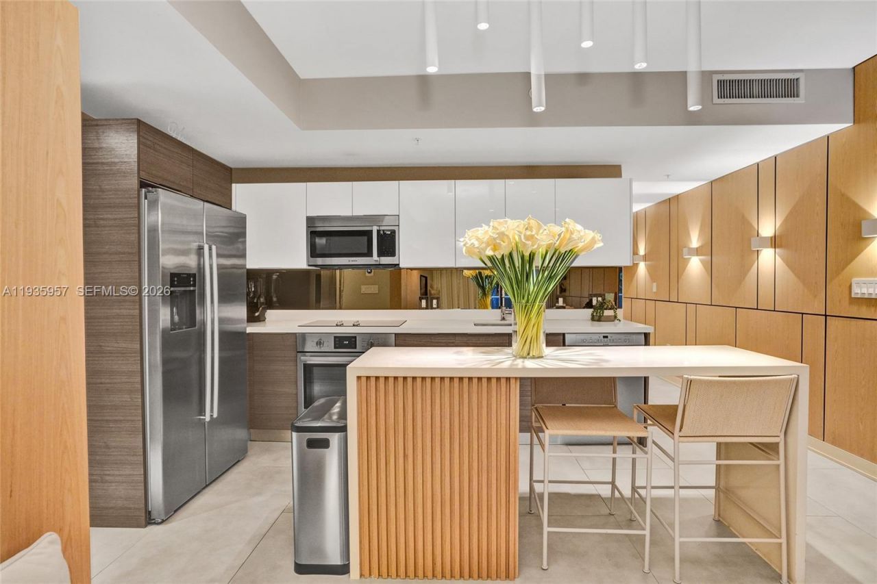 1010 SW 2nd Ave, Unit 601, Miami, FL 33130 Photo