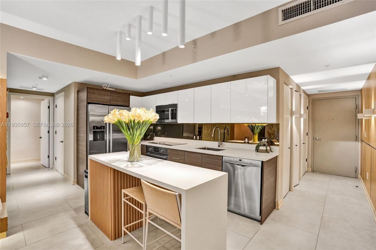 1010 SW 2nd Ave, Unit 601, Miami, FL 33130 Photo