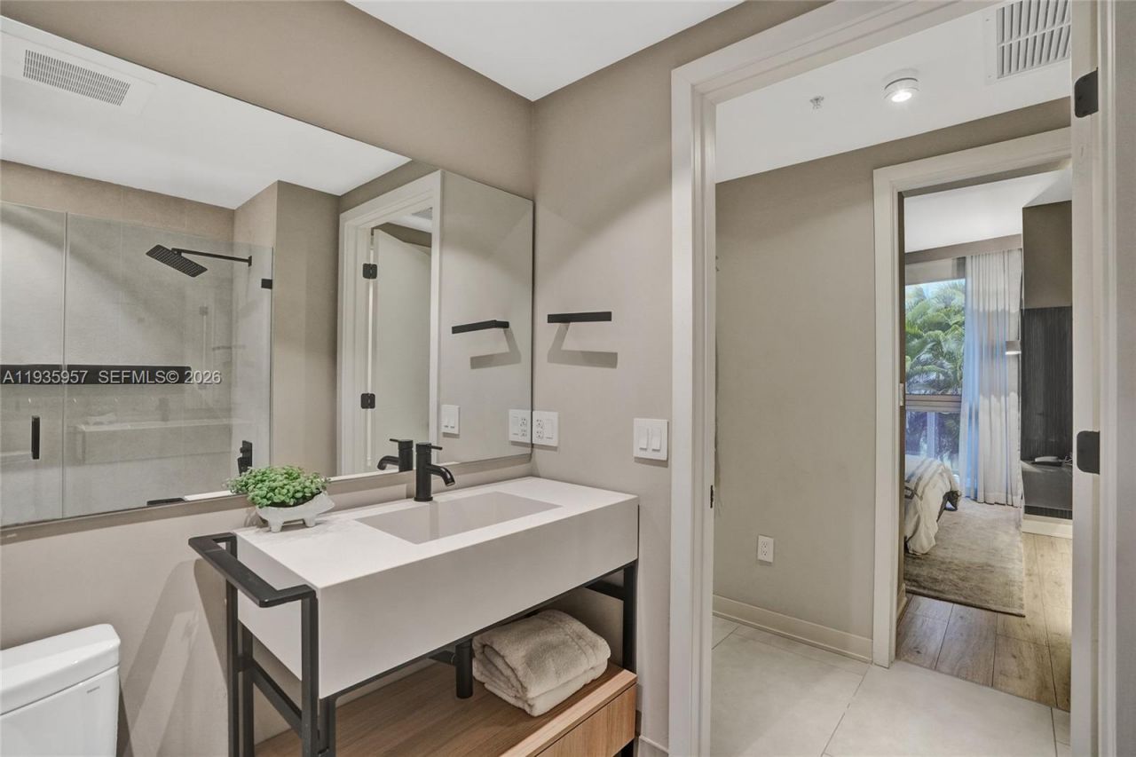 1010 SW 2nd Ave, Unit 601, Miami, FL 33130 Photo