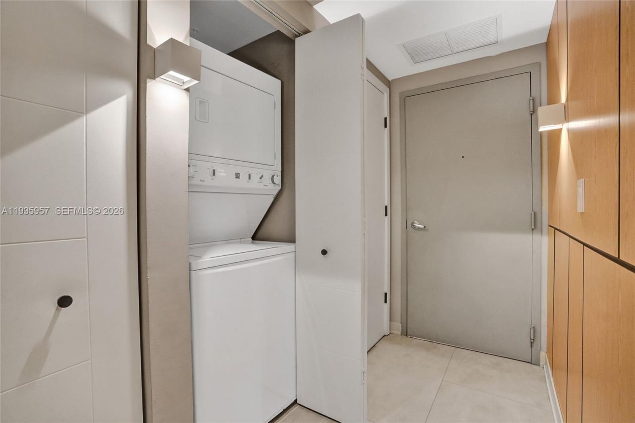 1010 SW 2nd Ave, Unit 601, Miami, FL 33130 Photo