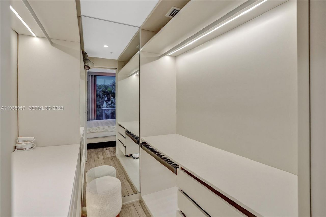 1010 SW 2nd Ave, Unit 601, Miami, FL 33130 Photo