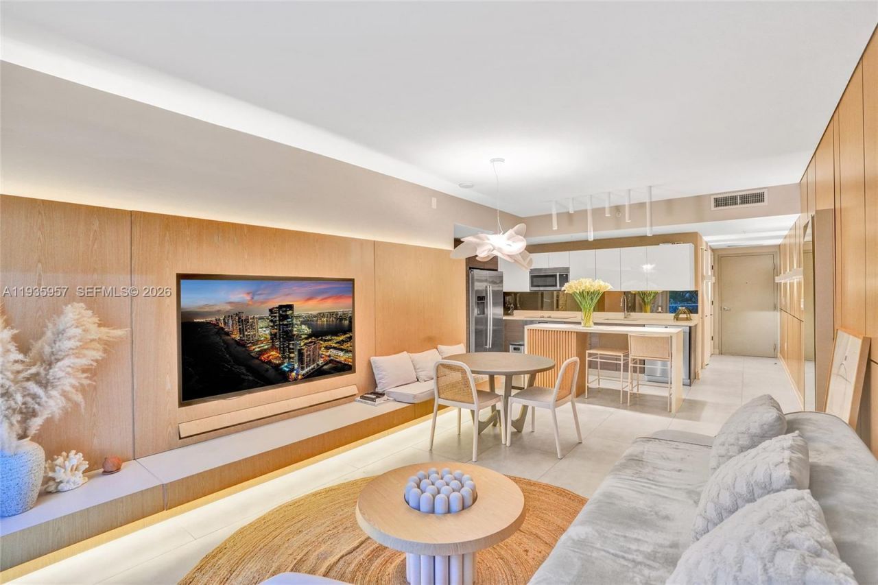 1010 SW 2nd Ave, Unit 601, Miami, FL 33130 Photo