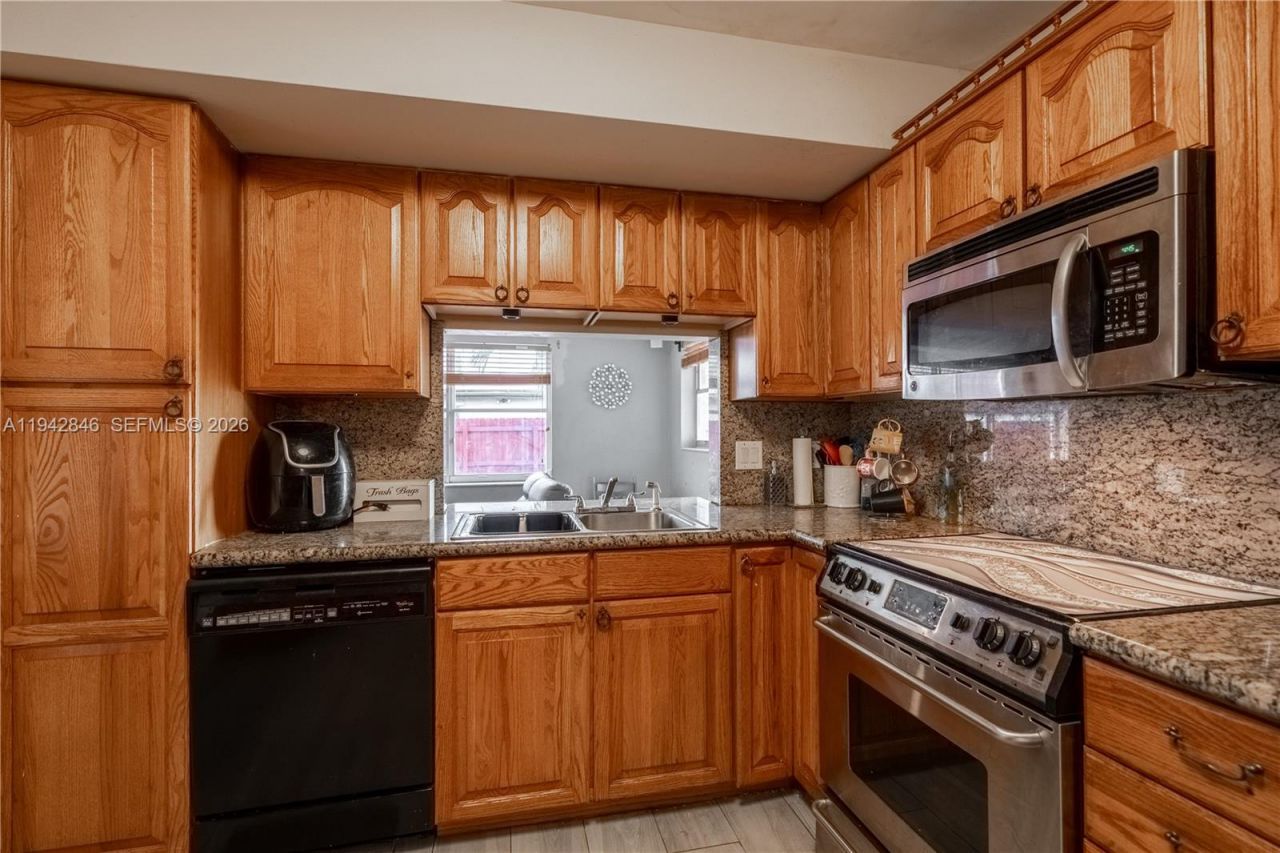 11700 Sheridan St, Pembroke Pines, FL 33026 Photo