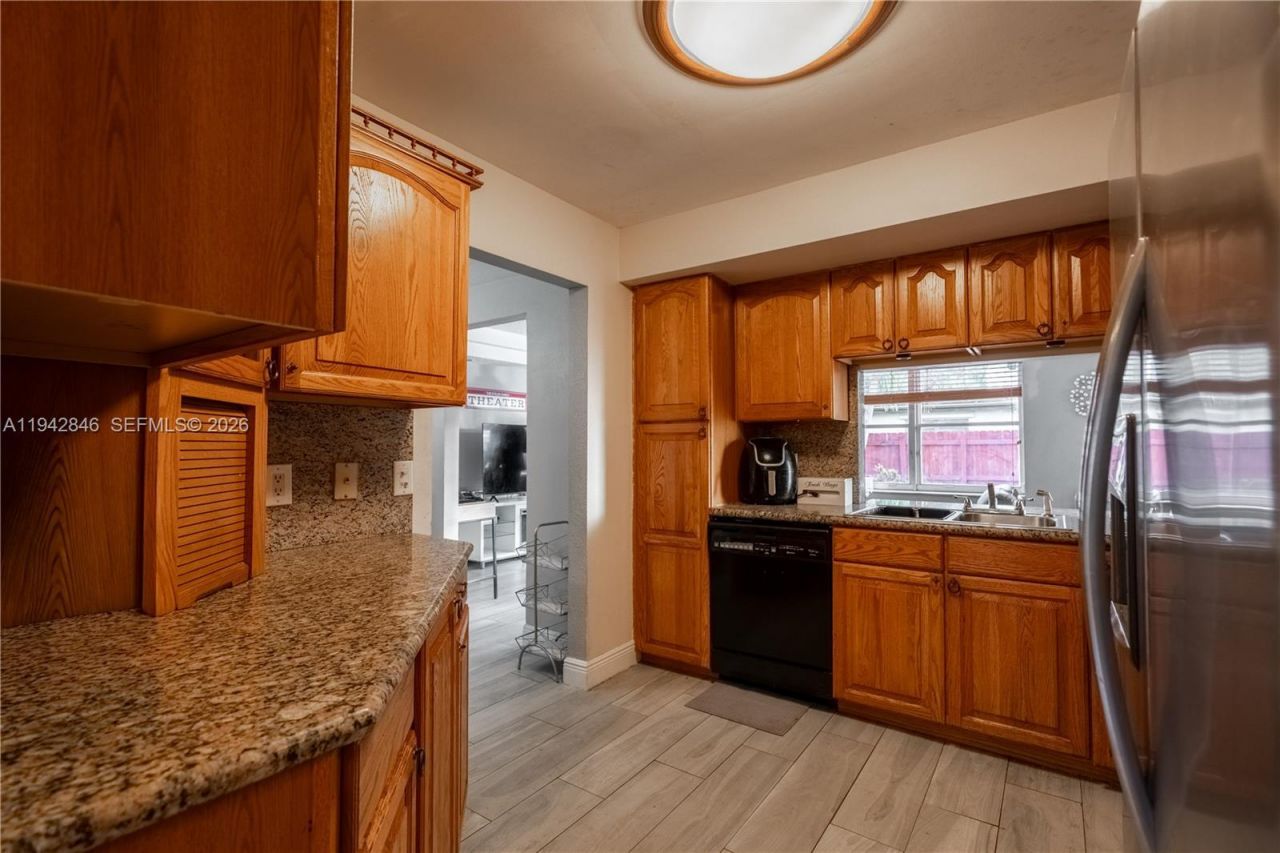 11700 Sheridan St, Pembroke Pines, FL 33026 Photo