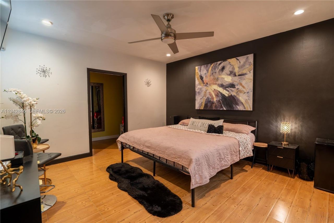 11700 Sheridan St, Pembroke Pines, FL 33026 Photo