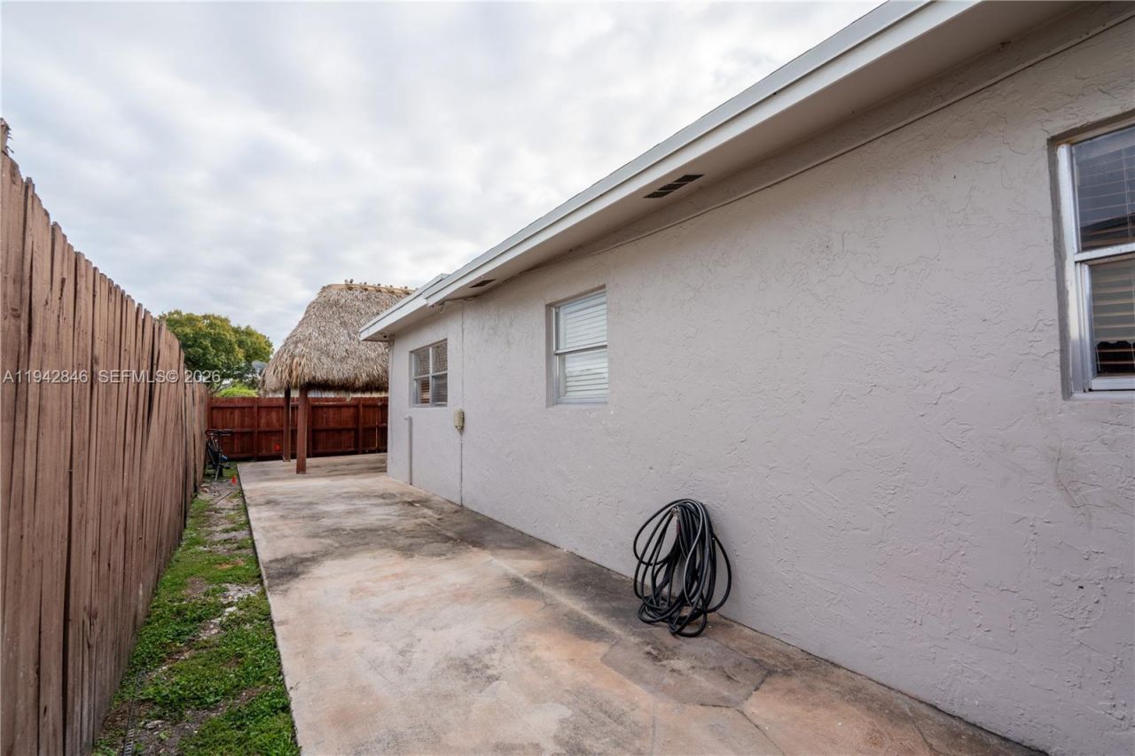 11700 Sheridan St, Pembroke Pines, FL 33026 Photo