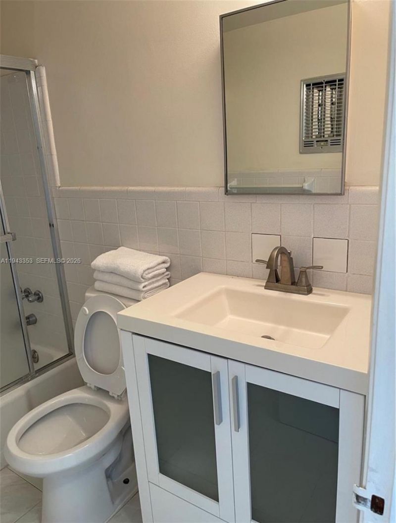 455 Golden Isles Dr, Unit 107, Hallandale Beach, FL 33009 Photo