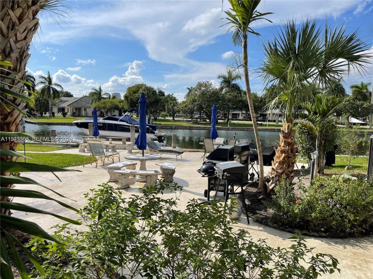 455 Golden Isles Dr, Unit 107, Hallandale Beach, FL 33009 Photo