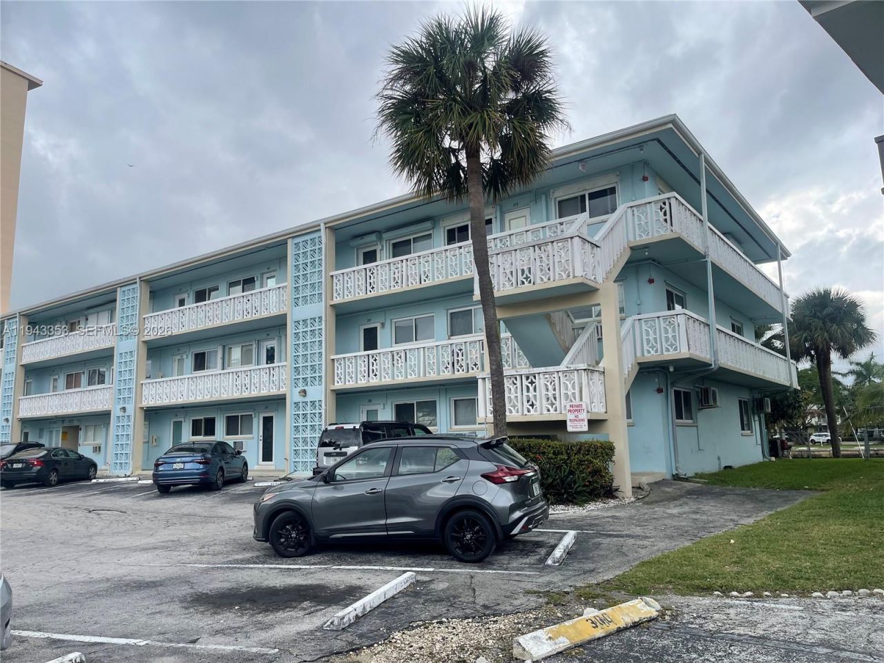 455 Golden Isles Dr, Unit 107, Hallandale Beach, FL 33009 Photo