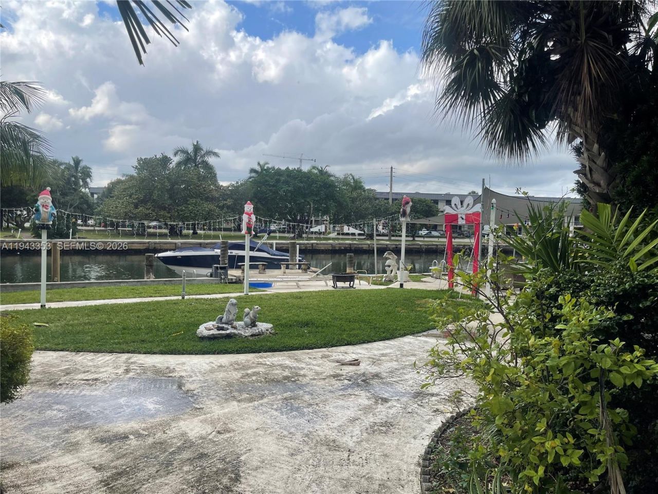 455 Golden Isles Dr, Unit 107, Hallandale Beach, FL 33009 Photo