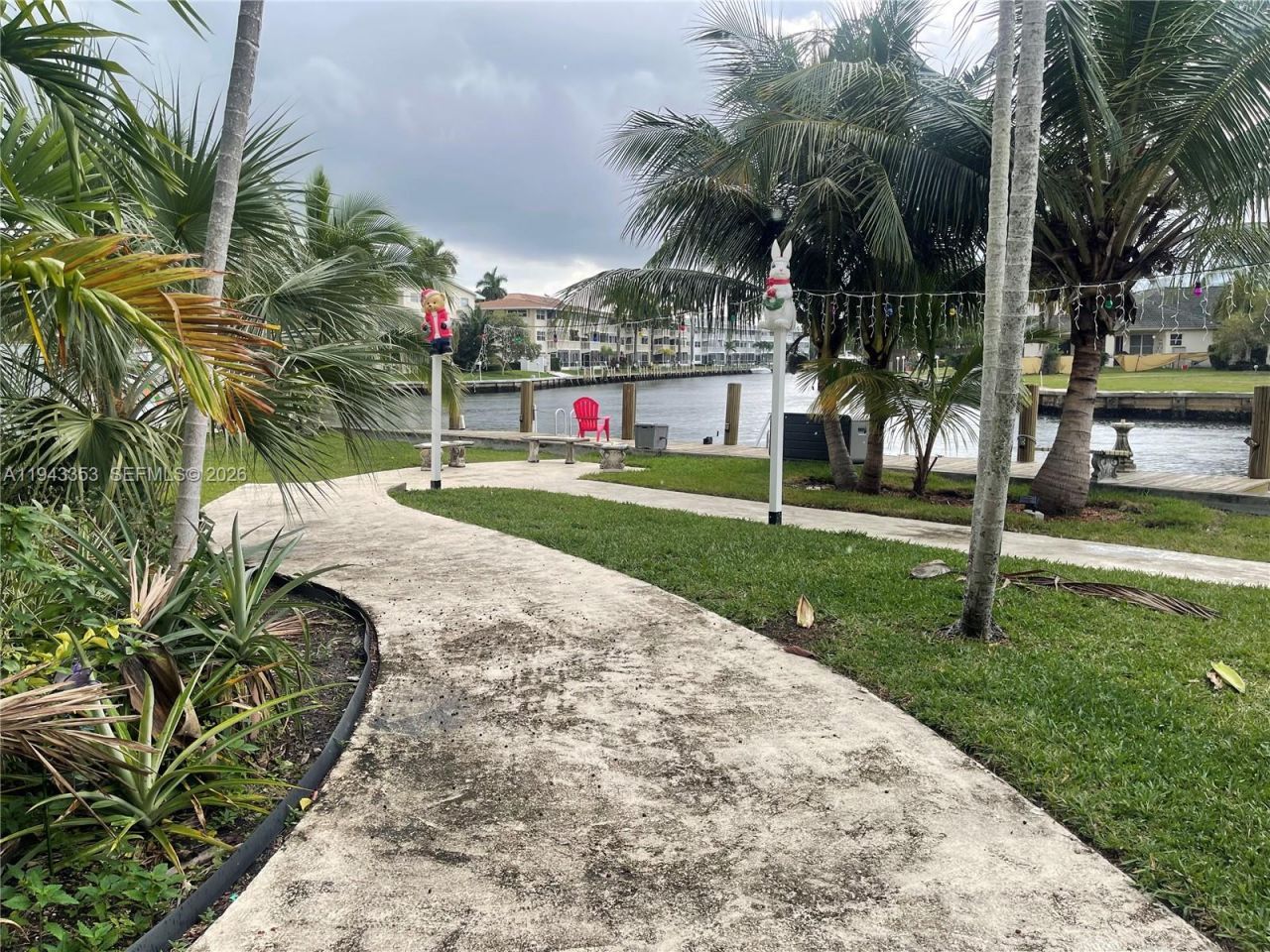 455 Golden Isles Dr, Unit 107, Hallandale Beach, FL 33009 Photo