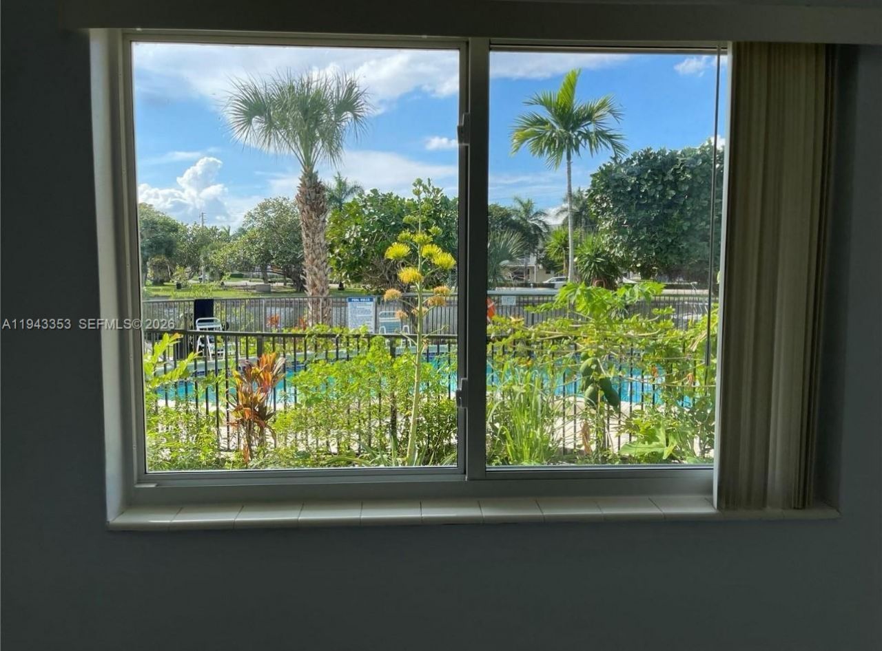 455 Golden Isles Dr, Unit 107, Hallandale Beach, FL 33009 Photo