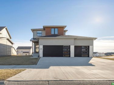 17605 Potter Street, Bennington, NE 68007