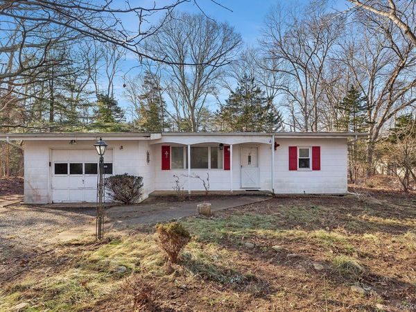 37 Cedar Drive, Springs, NY 11937