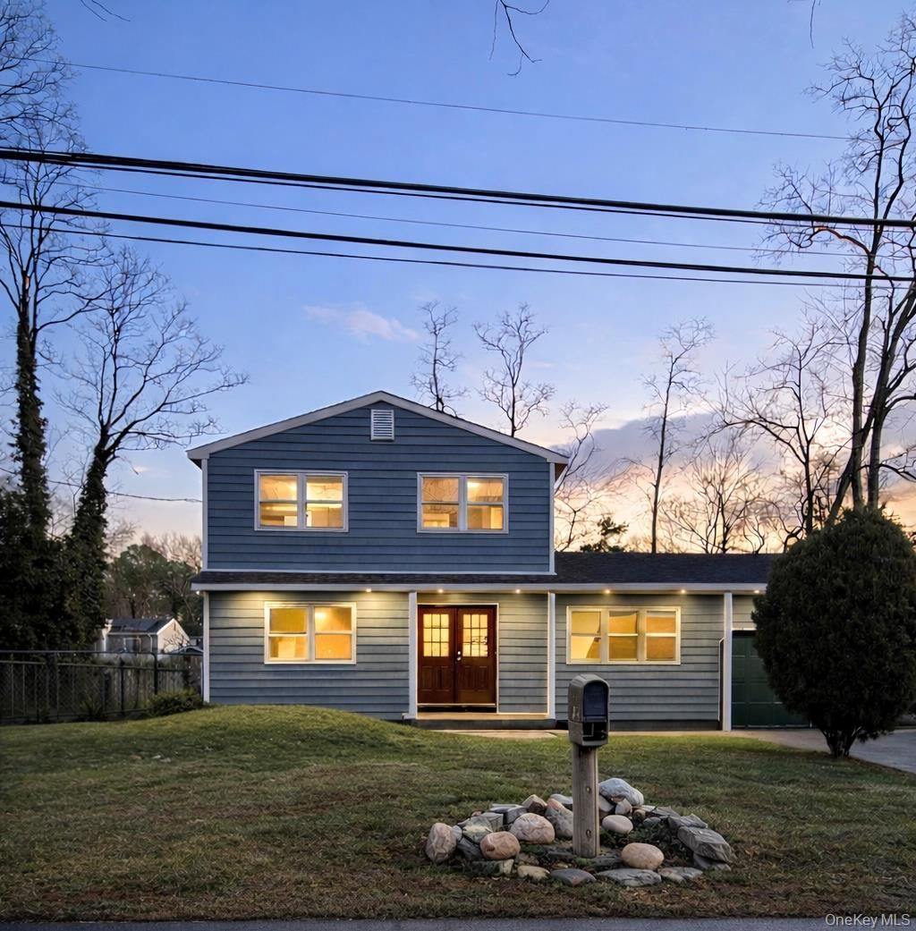 100 Lexington Avenue, Holbrook, NY 11741 Main Photo