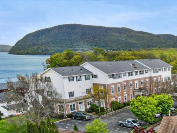 117 Sandpiper Lane, Unit 1B, New Windsor, NY 12553