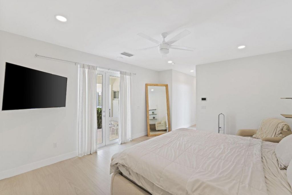 5830 SW 51st Terrace, Miami, FL 33155 Photo