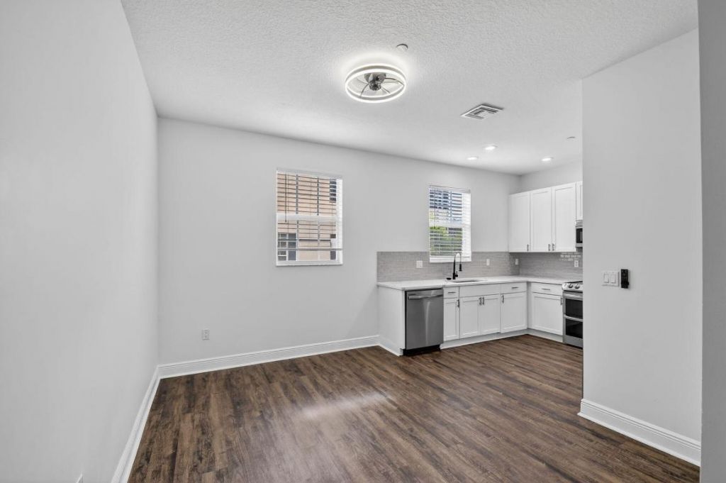 2502 N Dixie Highway, Unit 19, Lake Worth Beach, FL 33460 Photo