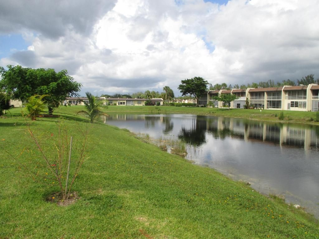 206 Lake Meryl Drive, West Palm Beach, FL 33411 Photo