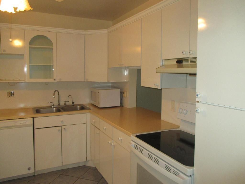 206 Lake Meryl Drive, West Palm Beach, FL 33411 Photo