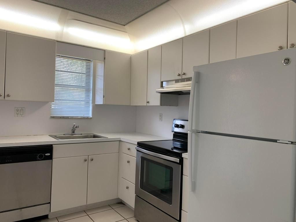 9370 SW 8th Street, Unit 202, Boca Raton, FL 33428 Photo