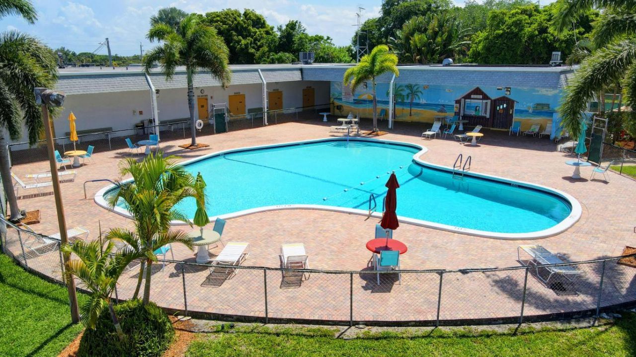 2840 Cynthia Lane, Unit 202, Lake Worth Beach, FL 33461 Photo