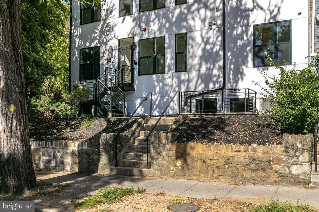 1421 Spring Road Nw, Unit 101, Washington, DC 20010 Main Photo