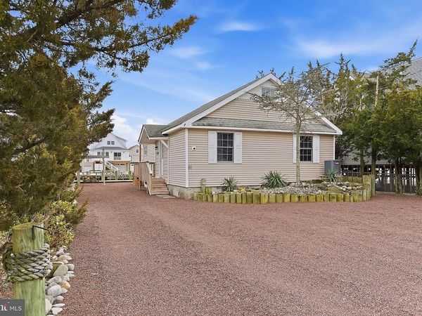 81 DOLPHIN ROAD, TUCKERTON, NJ 08087