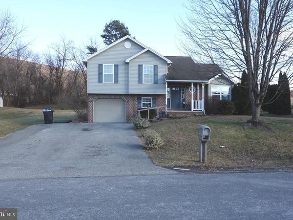 3834 MOUNTAIN SHADOW CIRCLE, FAYETTEVILLE, PA 17222
