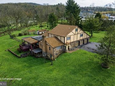 1501 DETWEILER AVENUE, HELLERTOWN, PA 18055