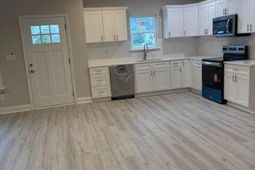 182 Avocada Drive photo 4