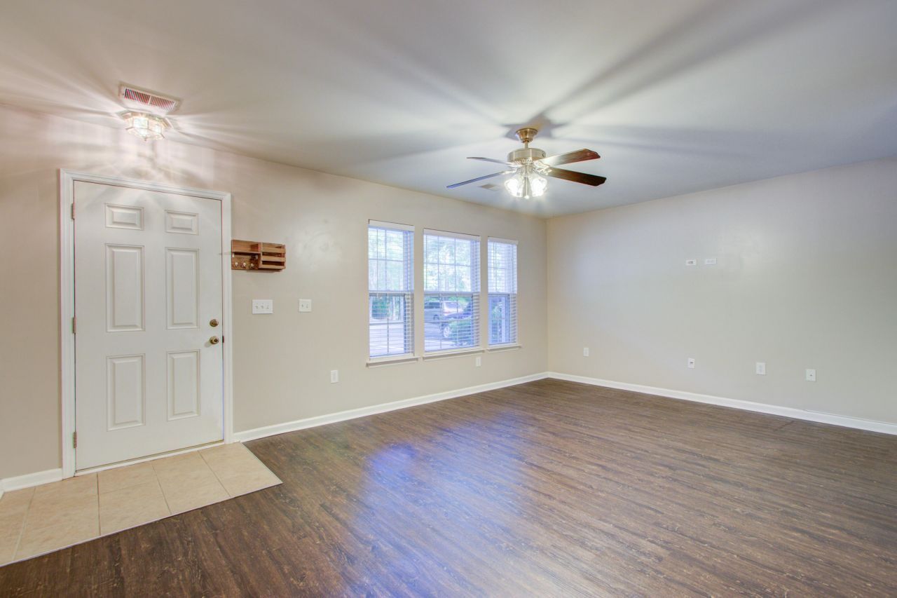 1201 Pine Bluff Drive Photo 7