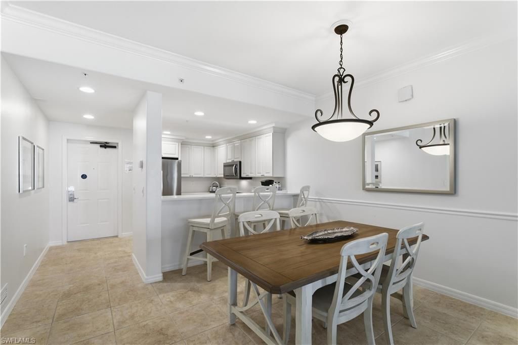 221 9th St S, Unit 207, Naples, FL 34102 Photo