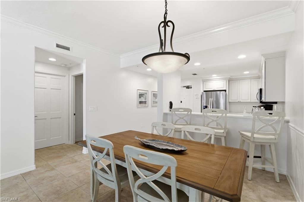 221 9th St S, Unit 207, Naples, FL 34102 Photo