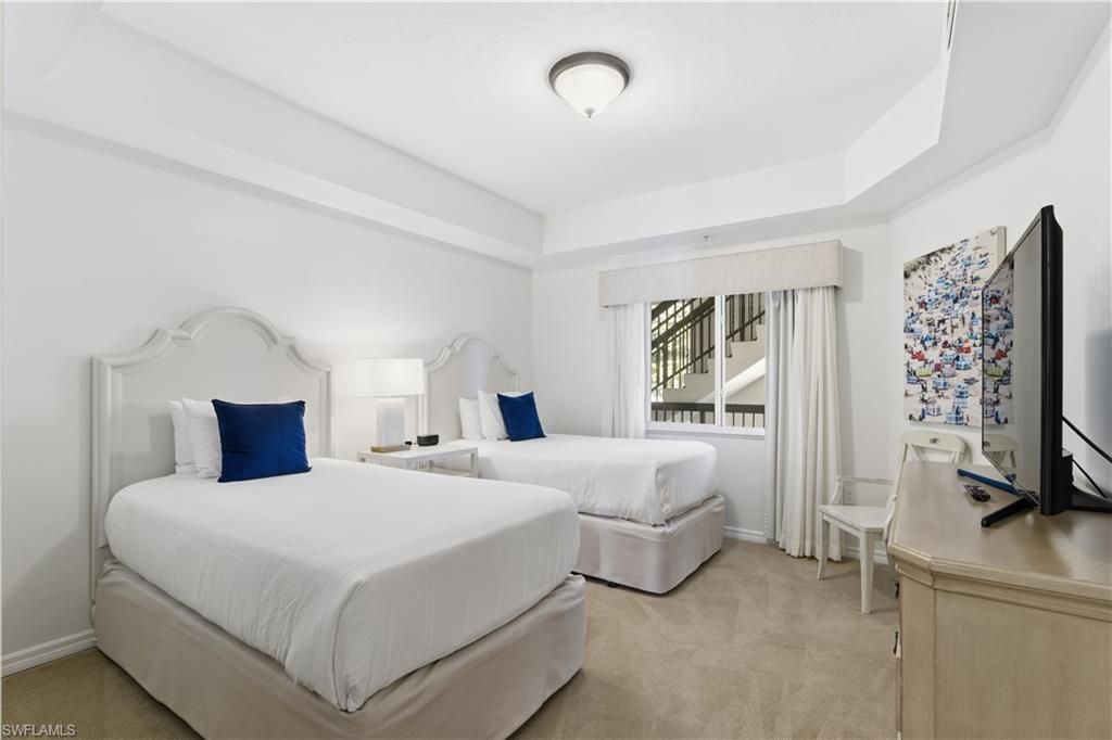 221 9th St S, Unit 207, Naples, FL 34102 Photo