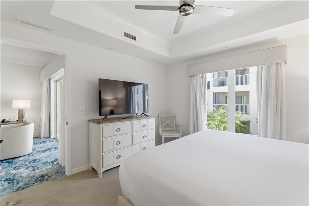 221 9th St S, Unit 207, Naples, FL 34102 Photo