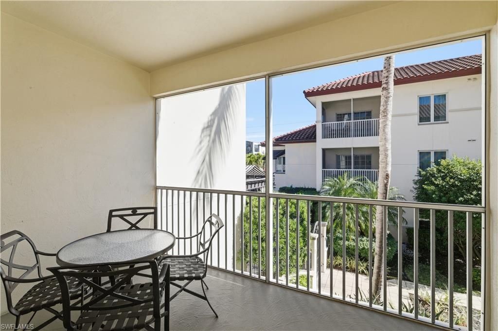 221 9th St S, Unit 207, Naples, FL 34102 Photo