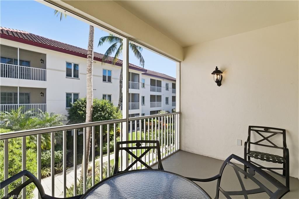 221 9th St S, Unit 207, Naples, FL 34102 Photo